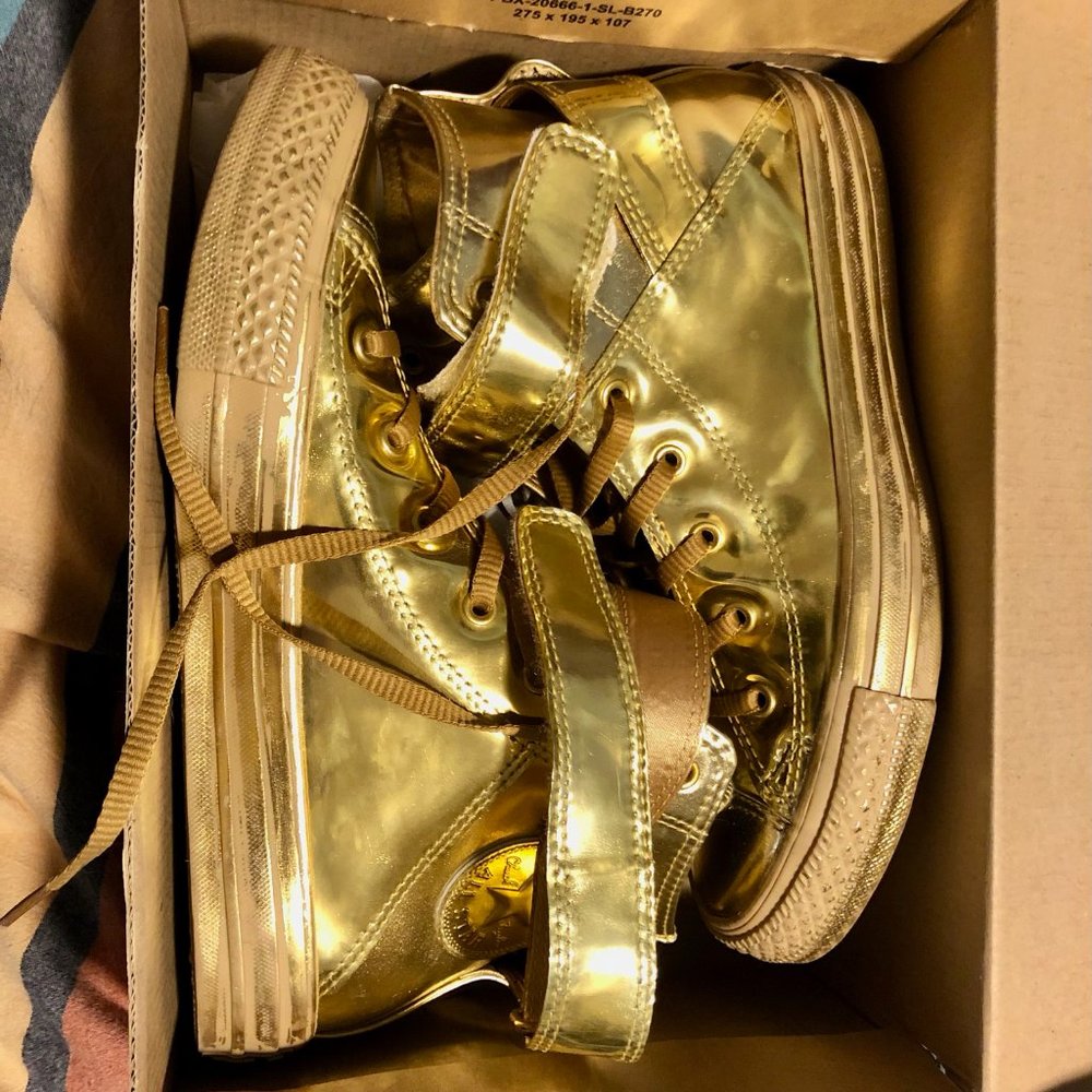 6.5 size limited edition Gold Converse CTAS